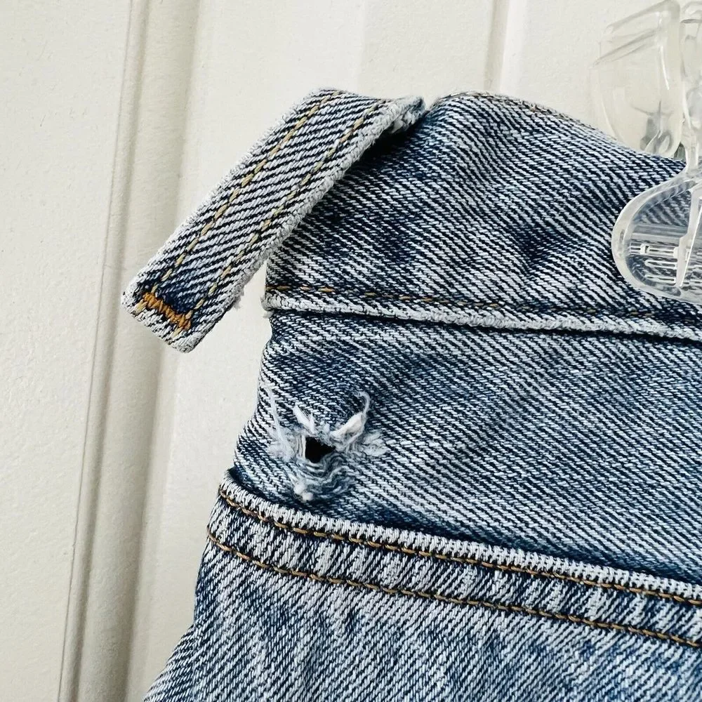 Levis 550 Jeans Men's Size 36 x 34 Light Wash Relaxed Fit Denim Pants *Flaw*